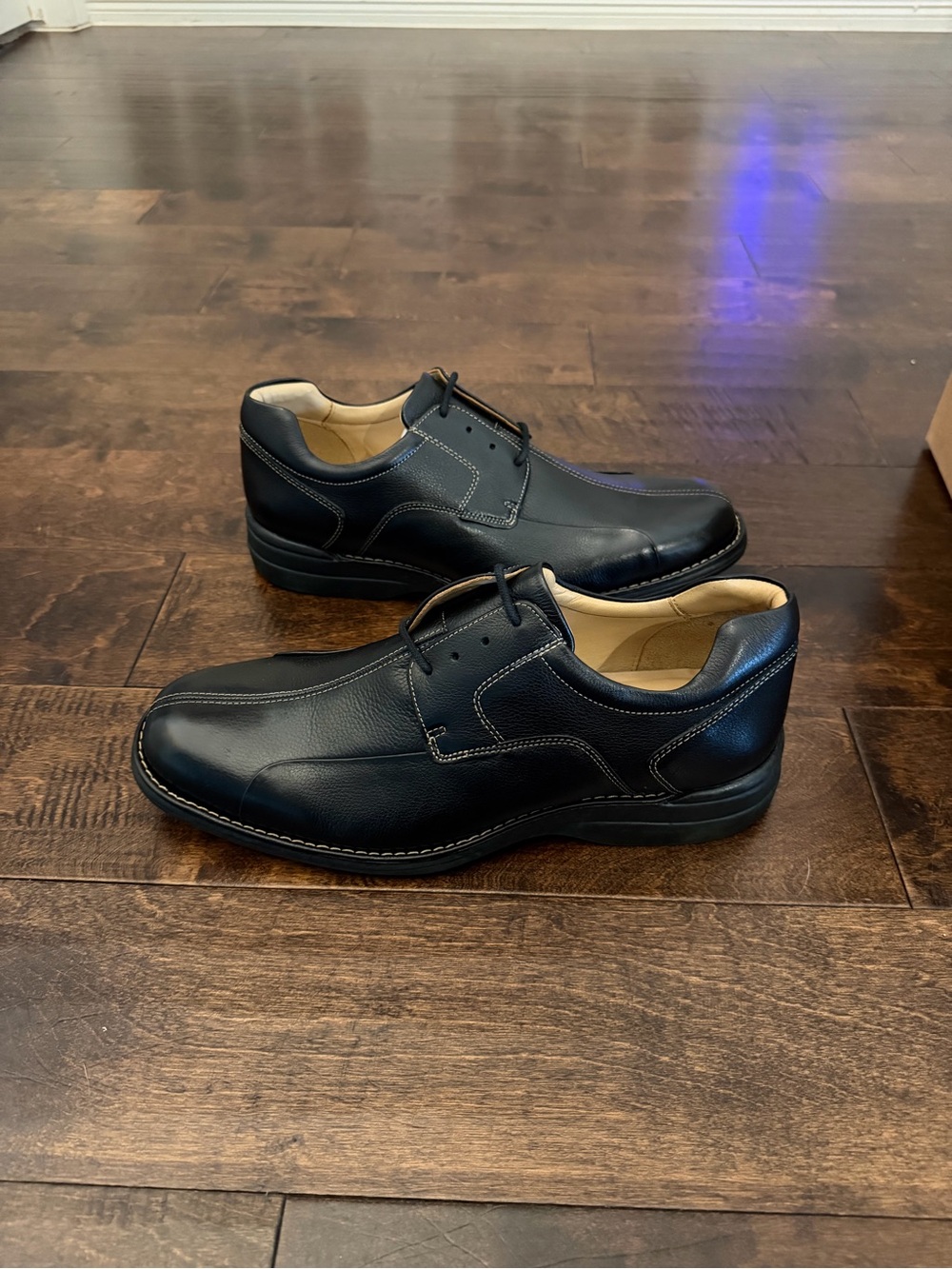 Johnston & Murphy Schuler Bicycle Men's Black Leather Lace-Up Dress Shoes